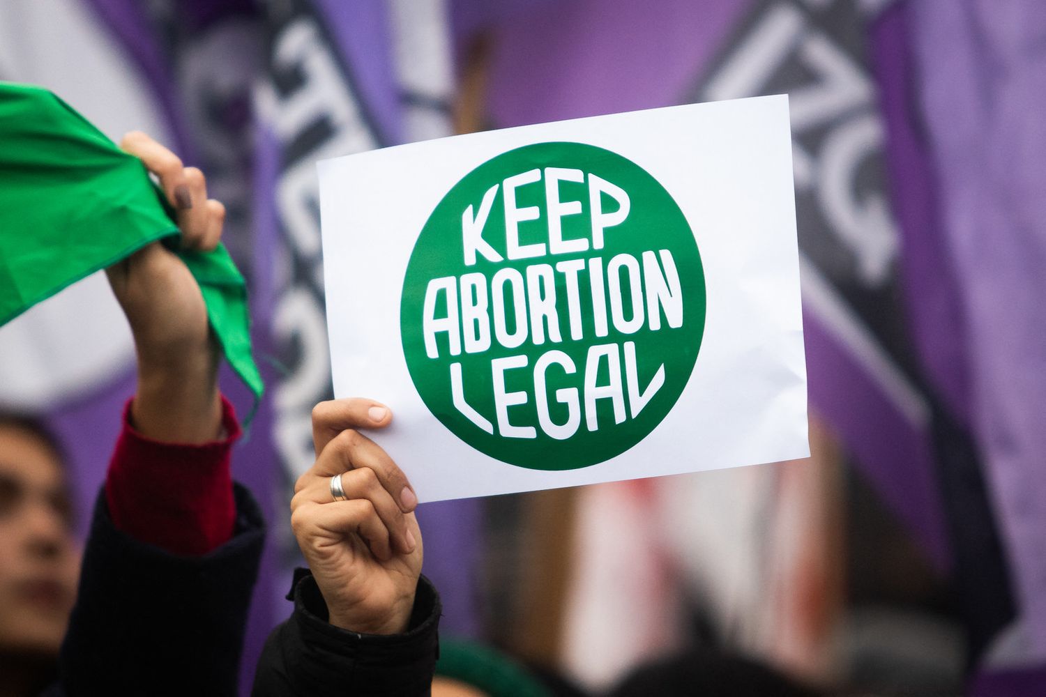 Una manifestazione contro la sentenza della Corte Suprema Usa sull'aborto
