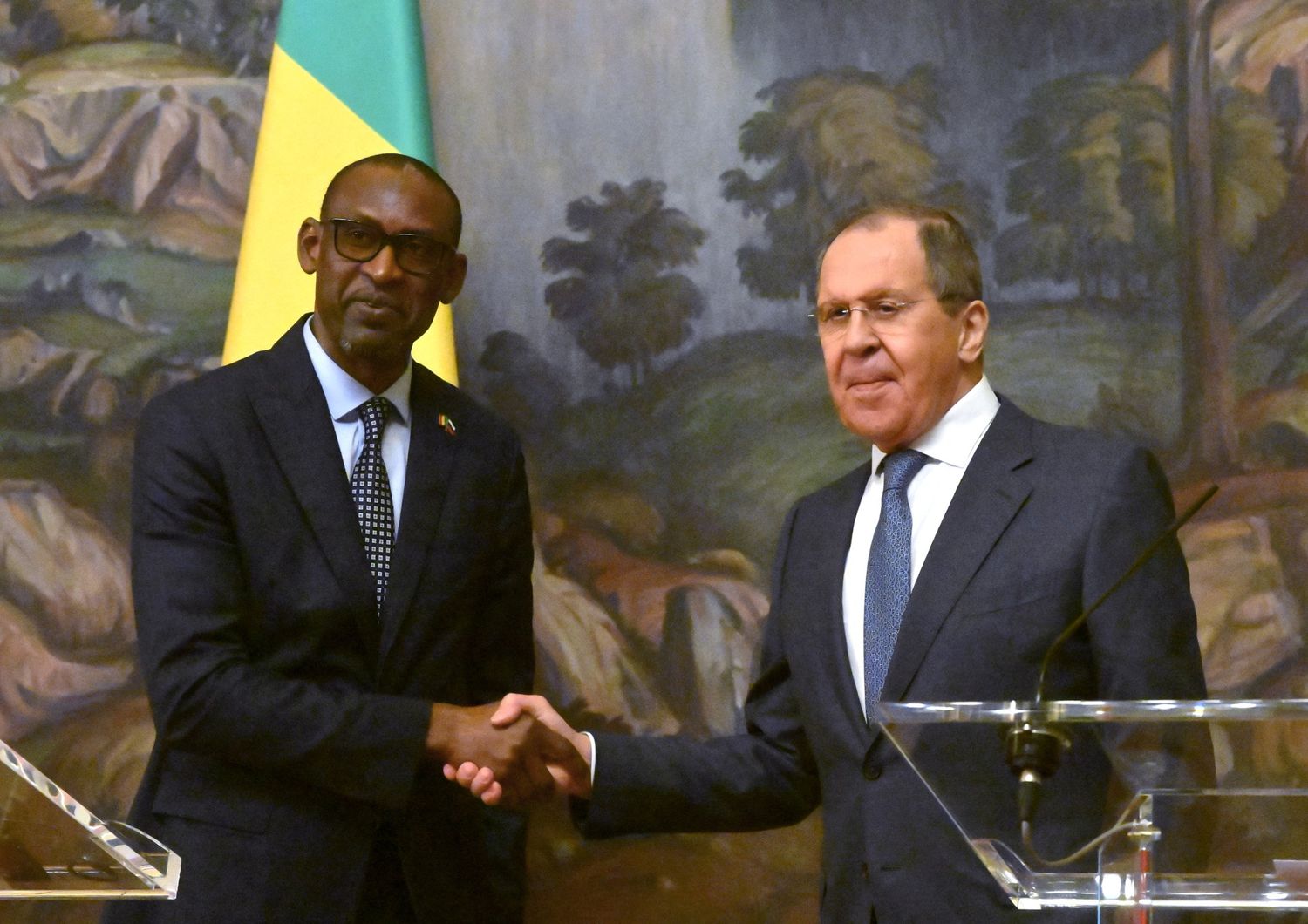 Il ministro degli Esteri del Mali Abdoulaye Diop e quello russo&nbsp;Sergej Lavrov