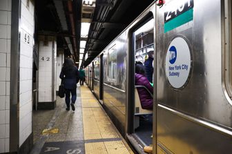 new york metro cellulari