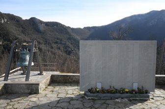 Stazzema, monumento che ricorda i caduti nell&rsquo;eccidio nazi-fascista del 1944