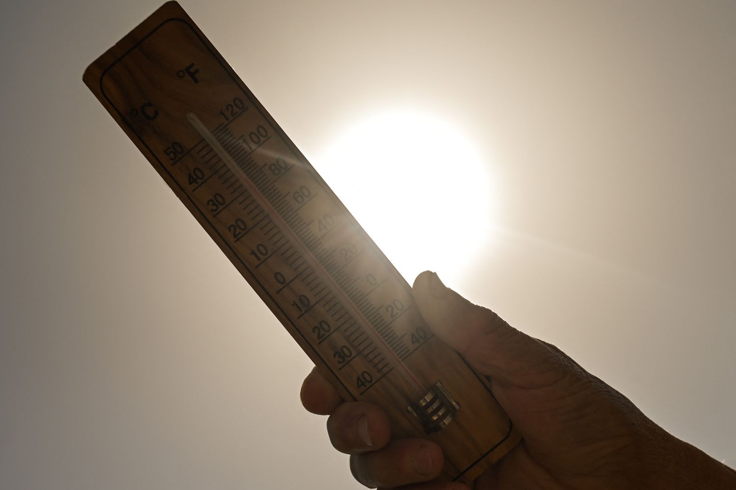 Temperatura in aumento, termometro