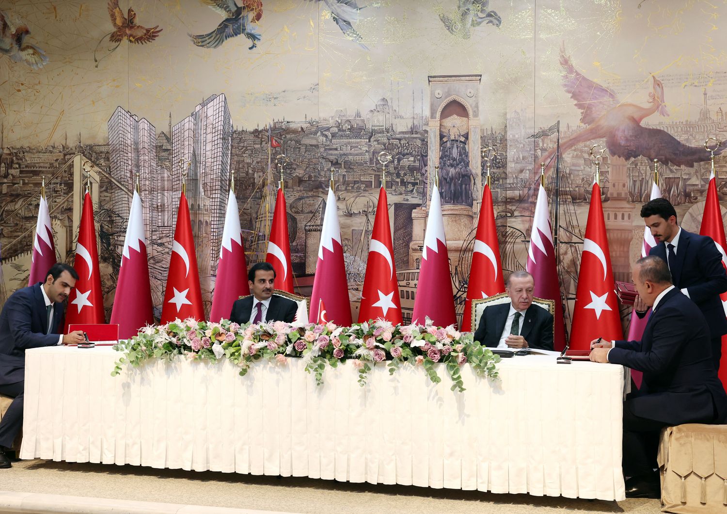 Il presidente turco Recep Tayyip Erdogan  e l'emiro del Qatar Sheikh Tamim bin Hamad Al Thani&nbsp;