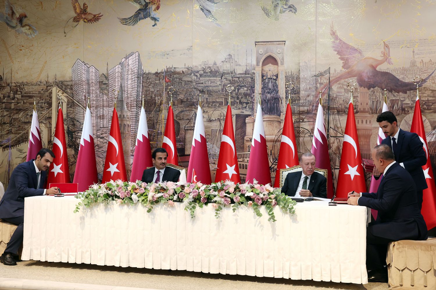 Il presidente turco Recep Tayyip Erdogan  e l'emiro del Qatar Sheikh Tamim bin Hamad Al Thani&nbsp;