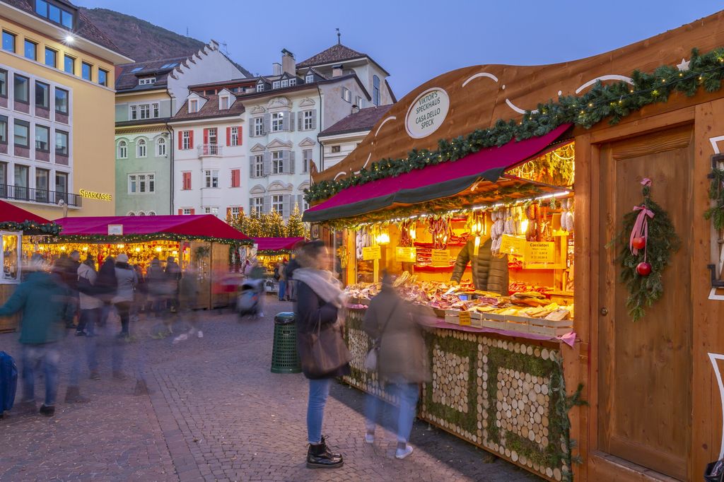 Il mercatino di Natale allestito&nbsp;in Piazza Walther a Bolzano