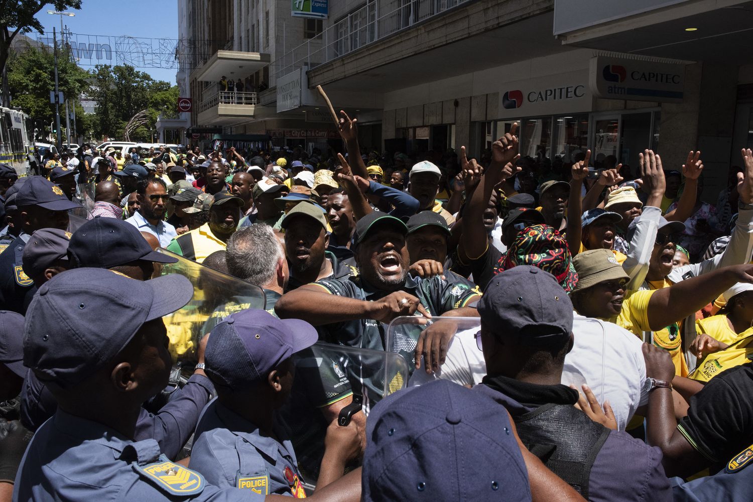 Cariche della polizia in Sudafrica