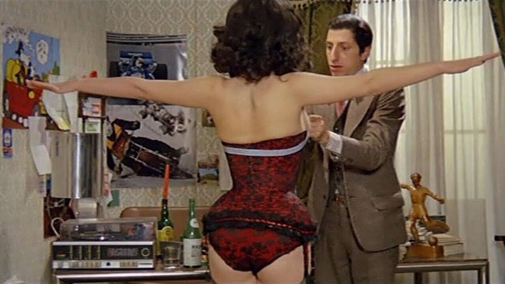 Edwige Fenech e Pippo Franco in una scena del film