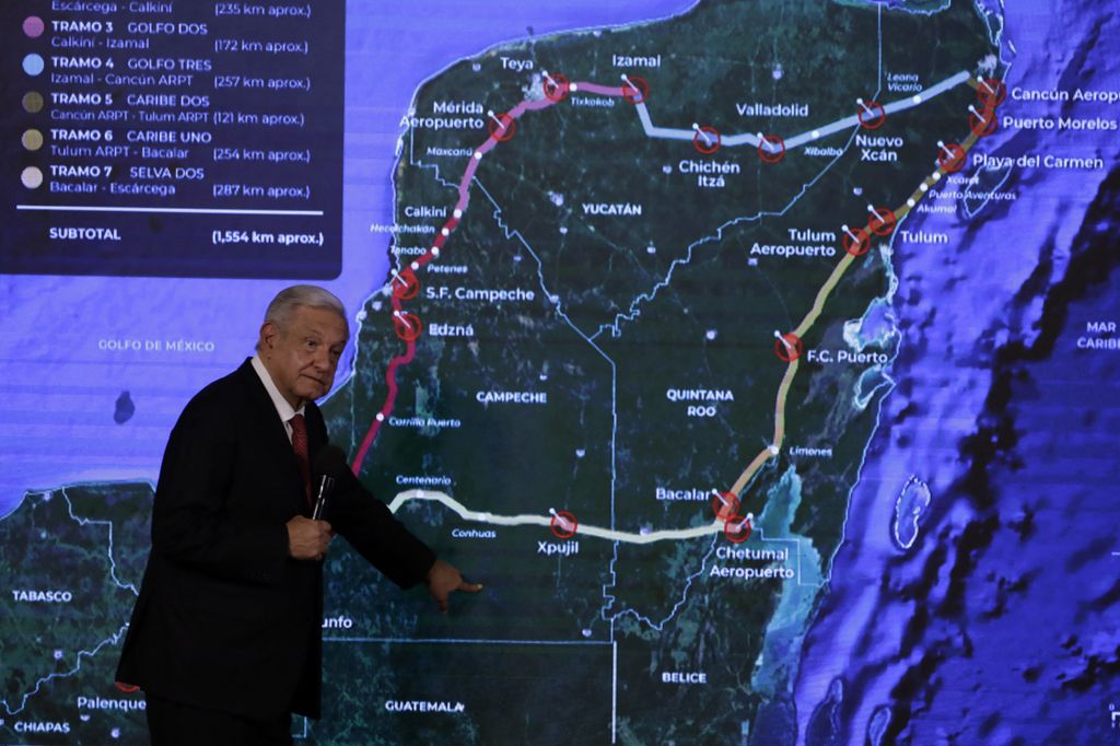 Il presidente messicano spiega in televisione la linea ferroviaria del treno Maya