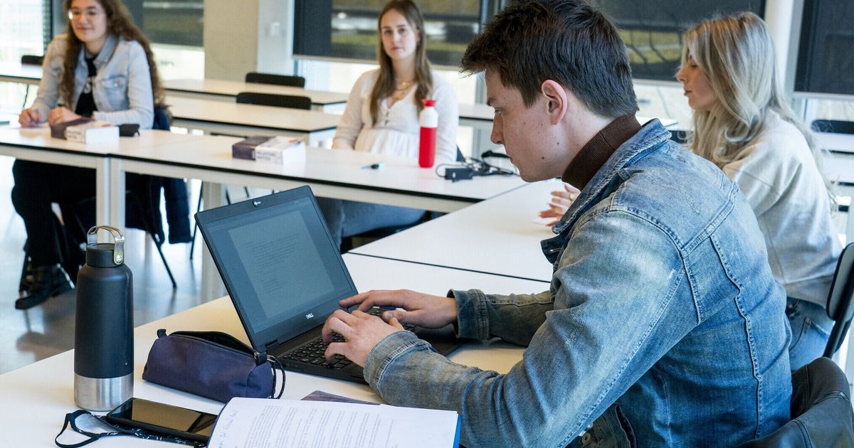 ChatGPT scrive peggio degli studenti e manca di personalità