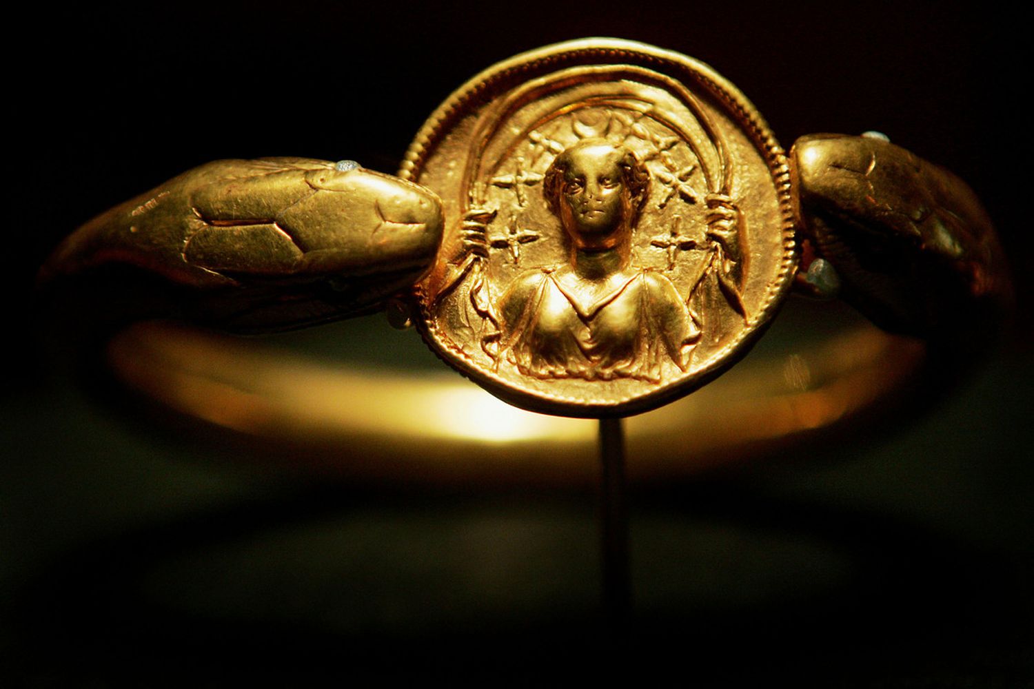 &nbsp;Bracciale d'oro Pompei (Afp)